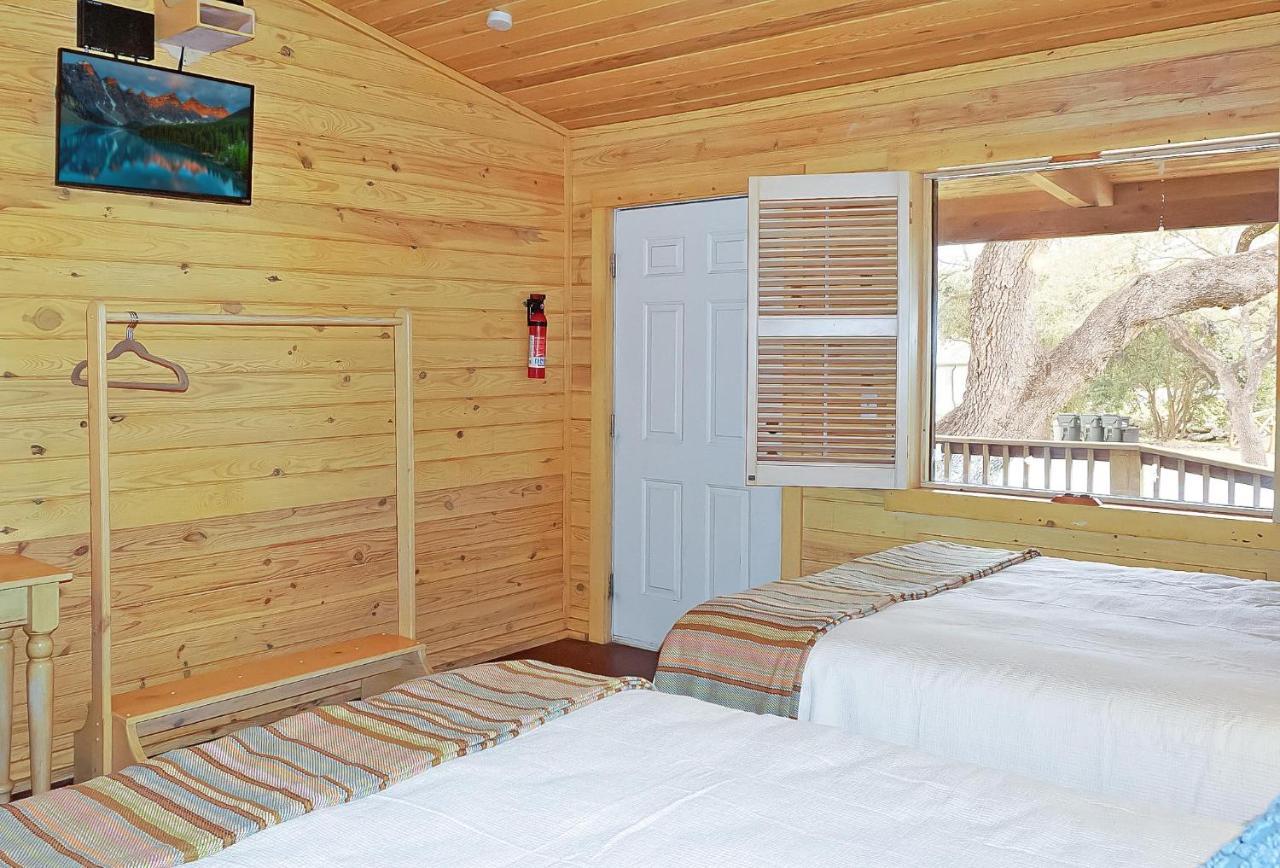 Wimberley Log Cabins Resort And Suites- Unit 8 Екстер'єр фото